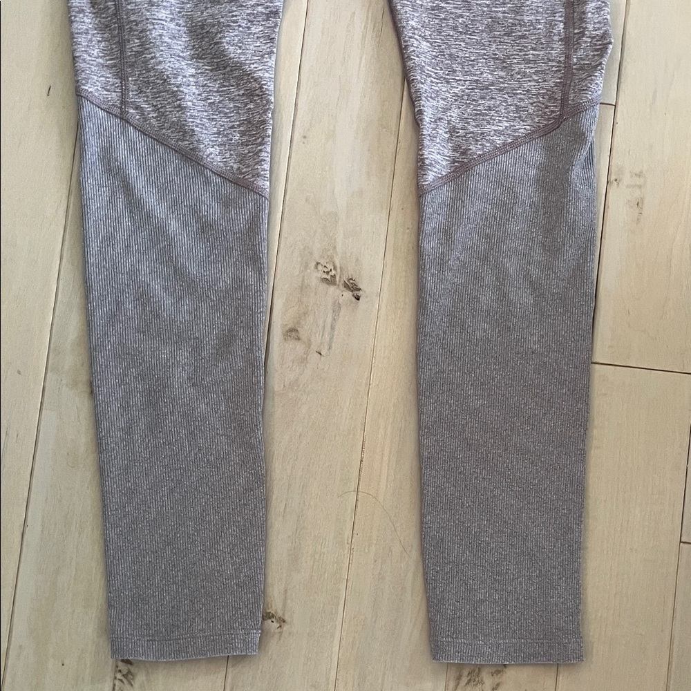 Athleta Heathered exhale heel tight Light lavender grey L 31” - Picture 8 of 11